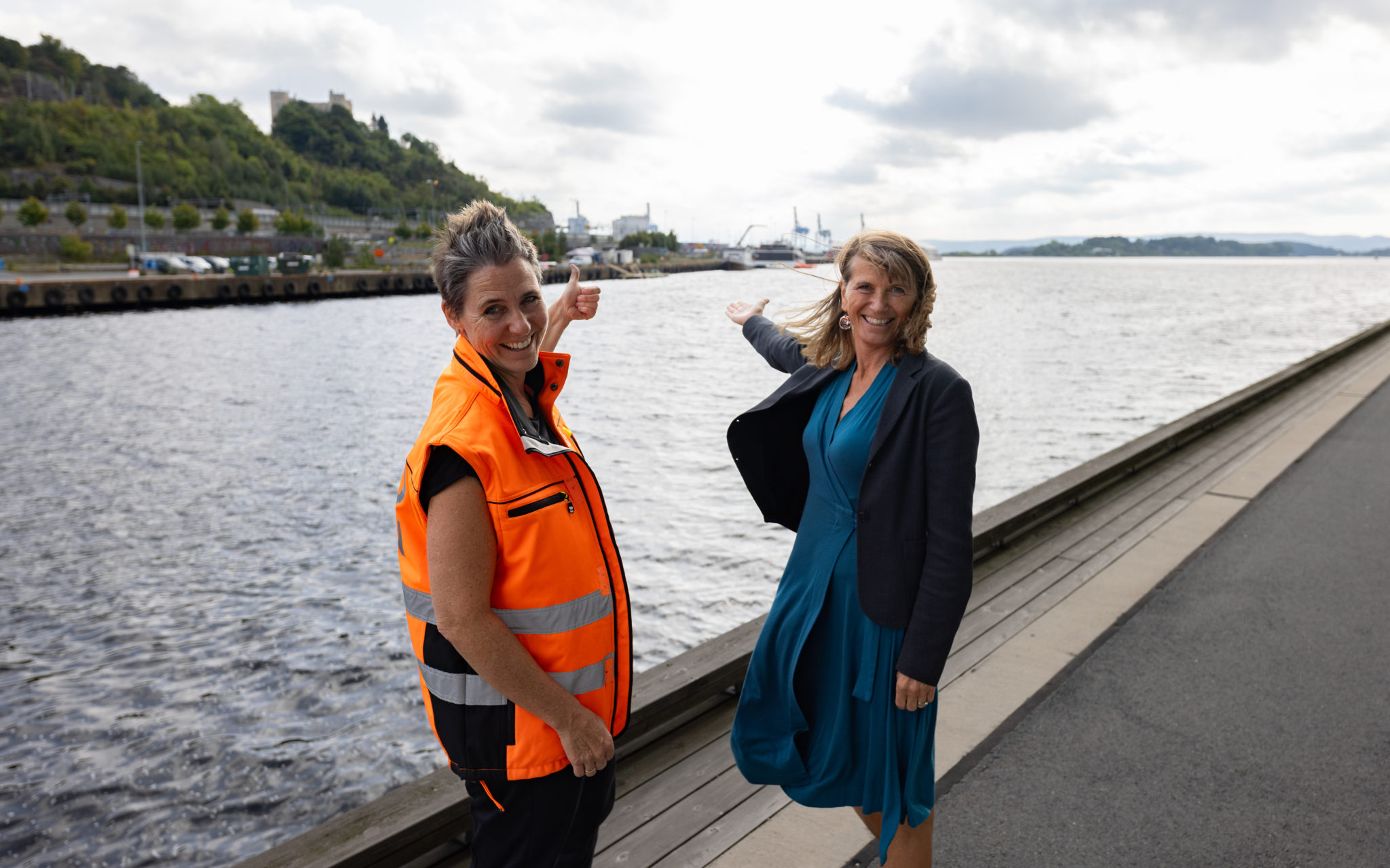 Heidi Neilson og Marie Indrelid Winsvold ved Oslos havn